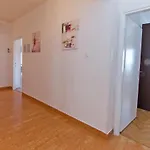 Nella Apartamento