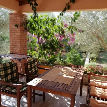 Apartman Nella *